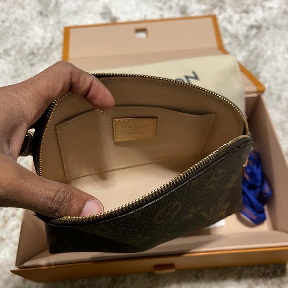 Louis Vuitton Brown Monogram cosmetics pouch - Picture 10 of 10